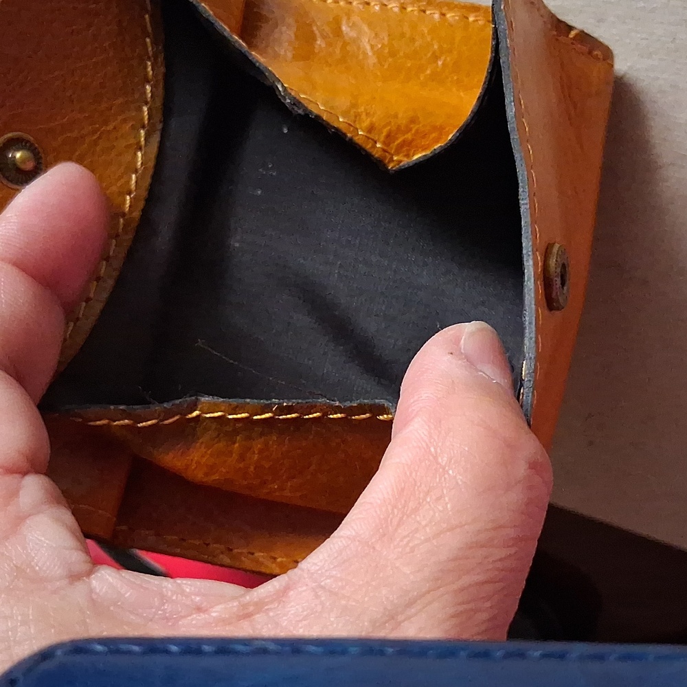 Patricia Nash Distressed. Wallet And Coin. - Picture 8 of 8